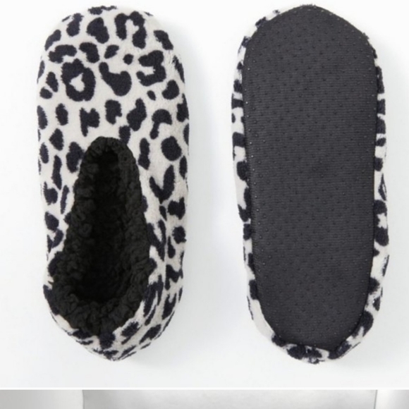 Isaac Mizrahi Leopard Print House Slippers (Medium) - Picture 3 of 11
